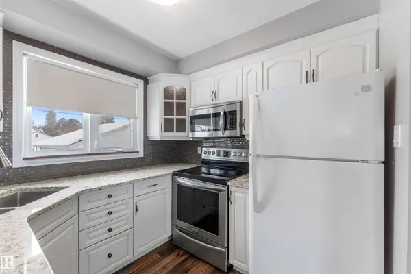 7316 82 ST NW, Edmonton, AB T6C 2X1
