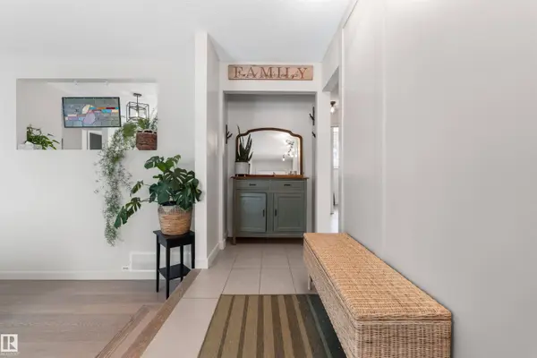 45 MERRYWOOD CR, Sherwood Park, AB T8A 0M8