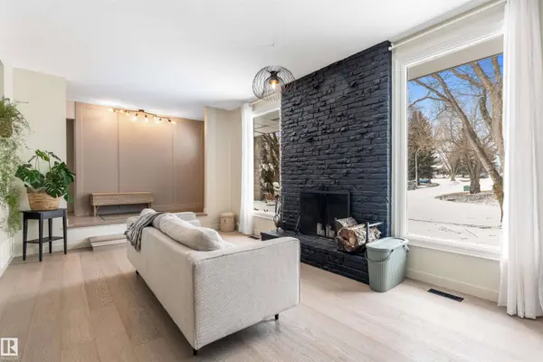 45 MERRYWOOD CR, Sherwood Park, AB T8A 0M8