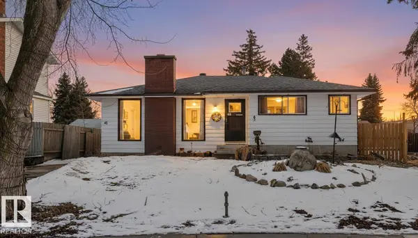 45 MERRYWOOD CR, Sherwood Park, AB T8A 0M8