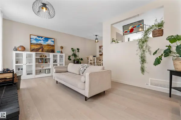 45 MERRYWOOD CR, Sherwood Park, AB T8A 0M8