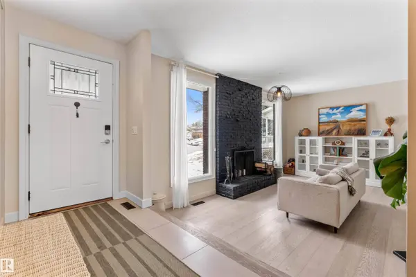 45 MERRYWOOD CR, Sherwood Park, AB T8A 0M8