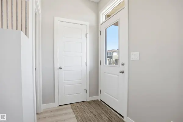 1424 202 ST NW NW, Edmonton, AB T6M 1L6