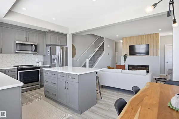 1424 202 ST NW NW, Edmonton, AB T6M 1L6