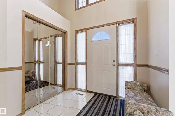 284 ESTATE DR, Sherwood Park, AB T8B 1L6