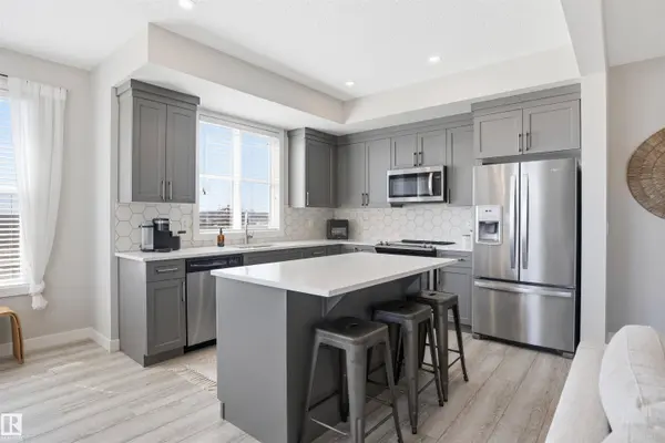 1424 202 ST NW NW, Edmonton, AB T6M 1L6