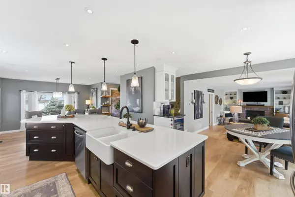 35 HIGHLAND WY, Sherwood Park, AB T8A 5C6