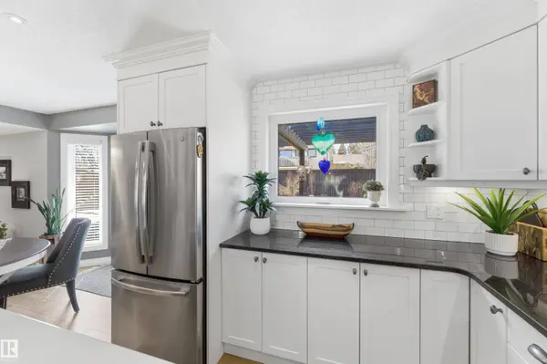 35 HIGHLAND WY, Sherwood Park, AB T8A 5C6
