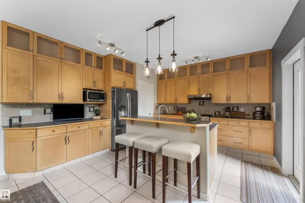 145 CORNWALL RD, Sherwood Park, AB T8H 2L9