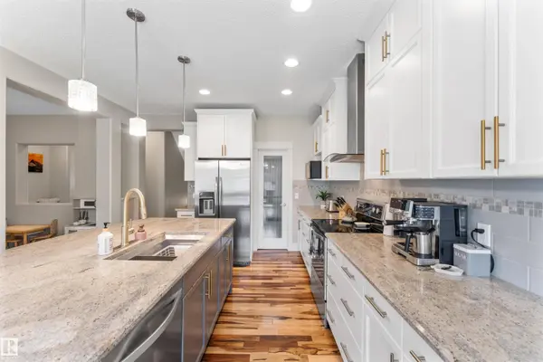 12918 203A ST NW, Edmonton, AB T5S 0E9