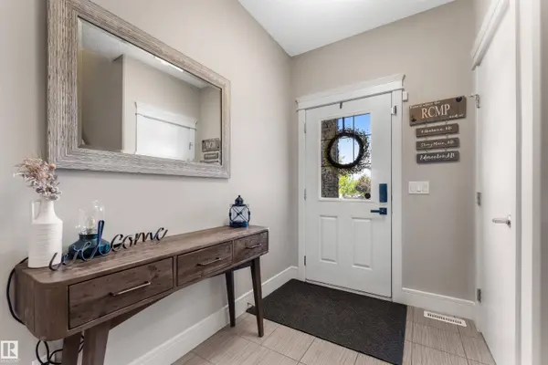 12918 203A ST NW, Edmonton, AB T5S 0E9