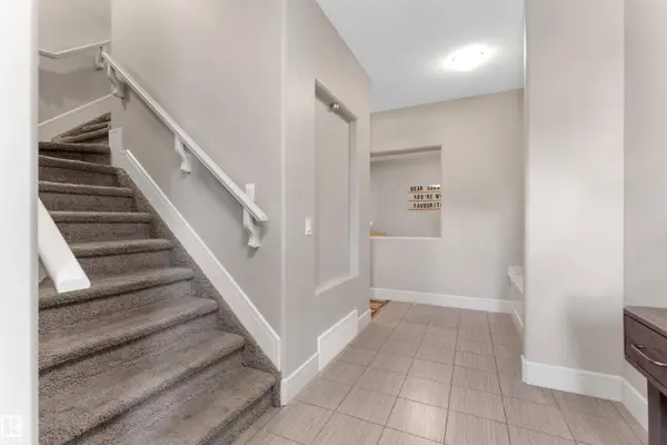 12918 203A ST NW, Edmonton, AB T5S 0E9