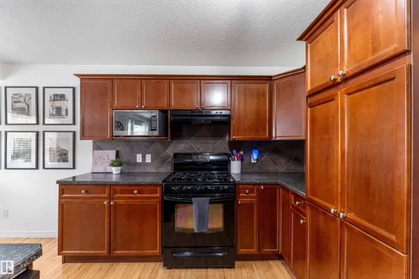 112 APPLETON CR, Sherwood Park, AB T8H 0A4
