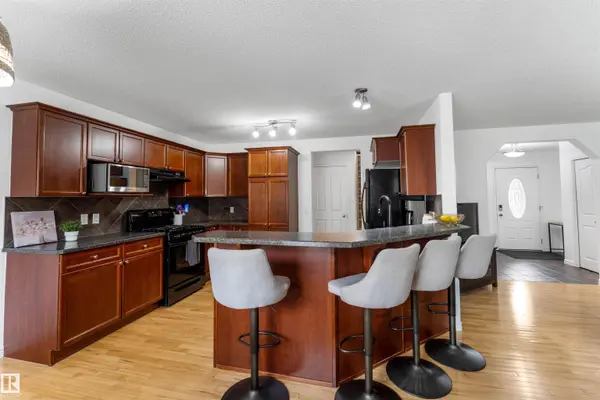 112 APPLETON CR, Sherwood Park, AB T8H 0A4