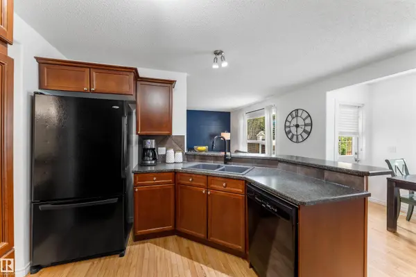 112 APPLETON CR, Sherwood Park, AB T8H 0A4