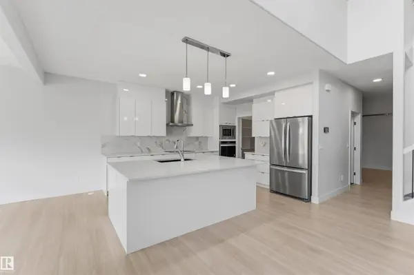 15632 16 AV SW SW, Edmonton, AB T6W 4S2