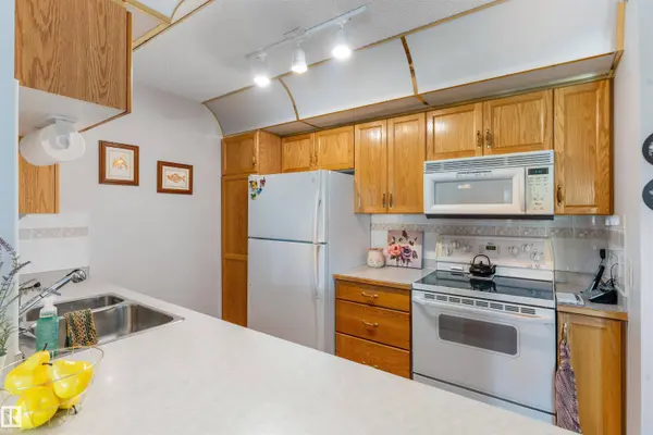 #417 100 FOXHAVEN DR, Sherwood Park, AB T8A 6B6
