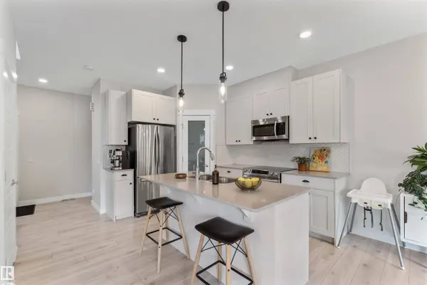 30 ABERDEEN CR, Sherwood Park, AB T8H 1W7