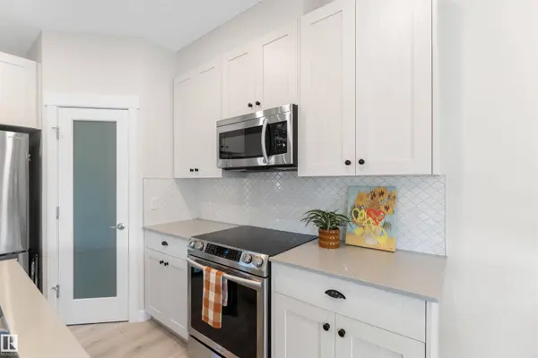 30 ABERDEEN CR, Sherwood Park, AB T8H 1W7
