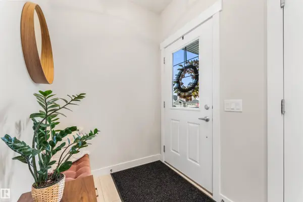 30 ABERDEEN CR, Sherwood Park, AB T8H 1W7