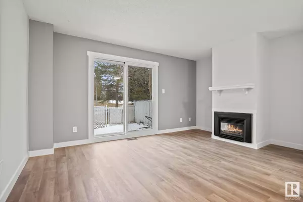 5811 RIVERBEND RD NW, Edmonton, AB T6H 5A8