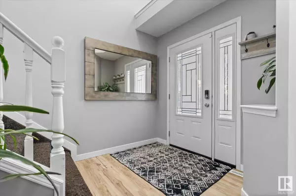 2820 40A AV NW, Edmonton, AB T6T 1L7