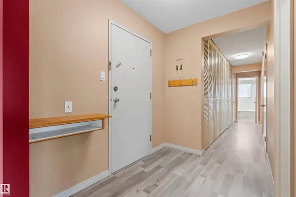 #306 11415 41 AV NW, Edmonton, AB T6J 0T9