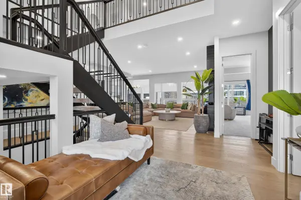 1132 WAHL PL NW, Edmonton, AB T6W 3G6