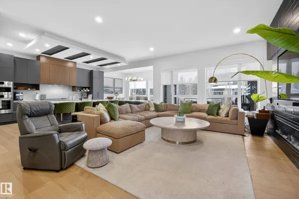 1132 WAHL PL NW, Edmonton, AB T6W 3G6