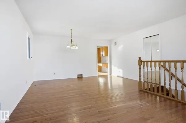 17816 94 ST NW, Edmonton, AB T5Z 2G9