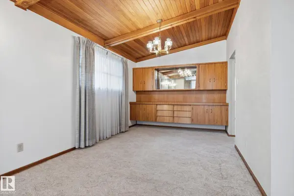 9131 74 ST NW, Edmonton, AB T6B 2B3