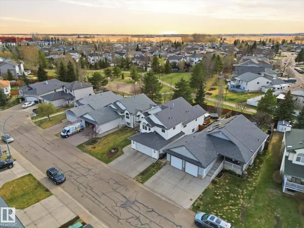 1340 OAKLAND CR, Devon, AB T9G 2E5