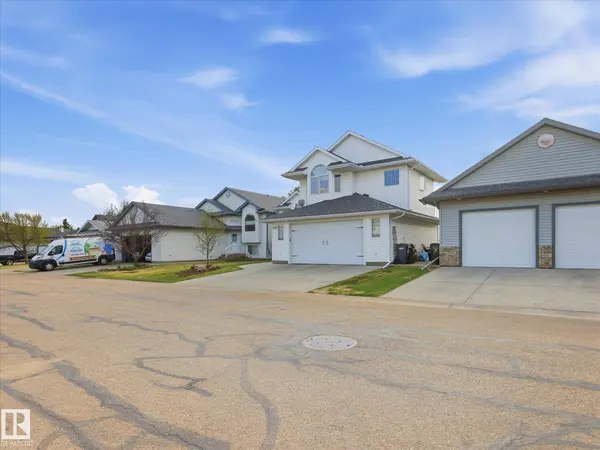 1340 OAKLAND CR, Devon, AB T9G 2E5