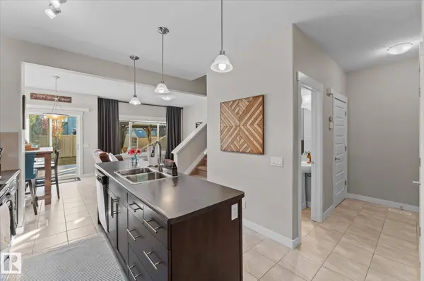 17209 73 ST NW, Edmonton, AB T5Z 0K7