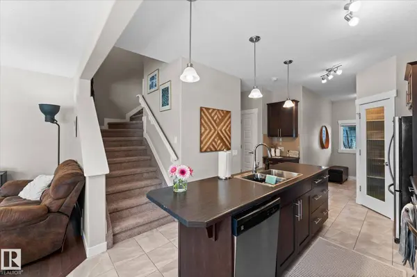 17209 73 ST NW, Edmonton, AB T5Z 0K7