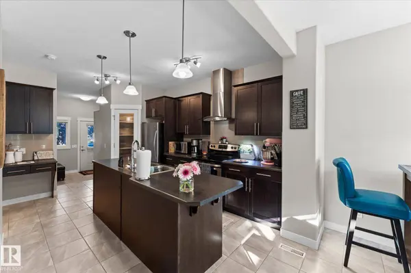 17209 73 ST NW, Edmonton, AB T5Z 0K7