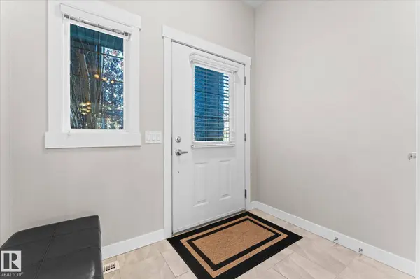 17209 73 ST NW, Edmonton, AB T5Z 0K7
