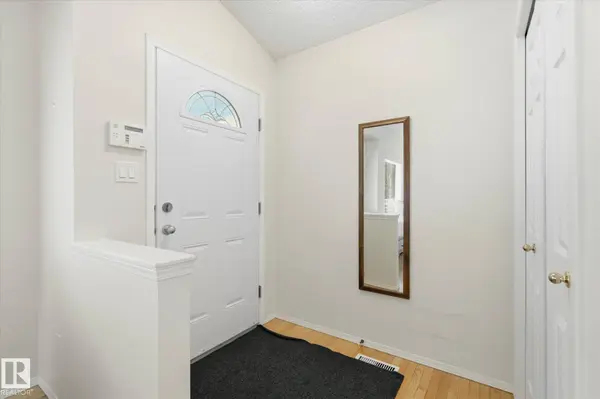 1709 TURVEY BEND BN NW, Edmonton, AB T6R 2W7
