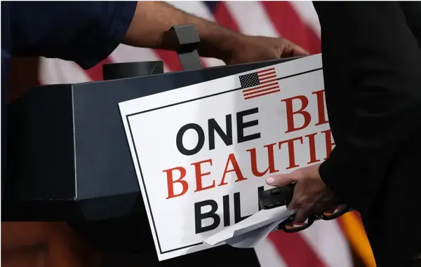 Big Beautiful Real Estate?,Matt Thomas