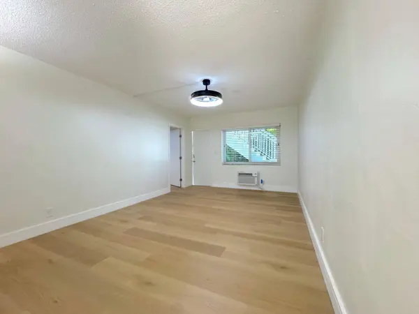 2815 NE 33rd AVE #106, Fort Lauderdale, FL 33308