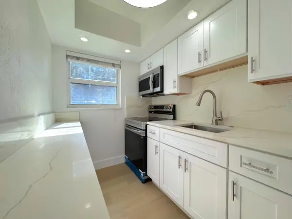 2815 NE 33rd AVE, Fort Lauderdale, FL 33308