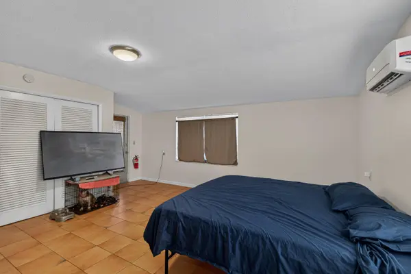 1211 NE 35th ST, Pompano Beach, FL 33064