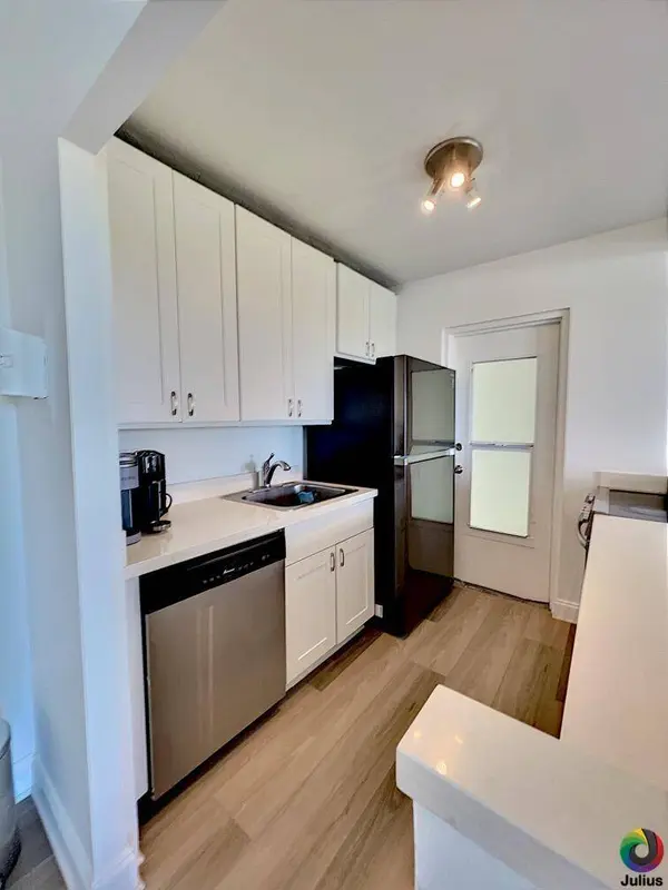 2555 NE 11th ST #809, Fort Lauderdale, FL 33304