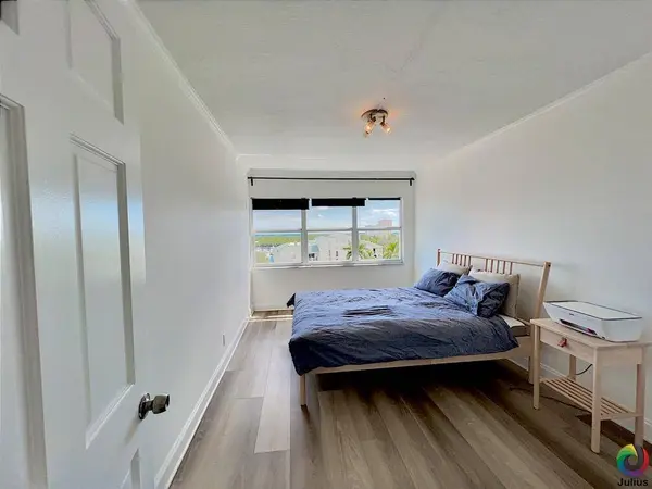 2555 NE 11th ST #809, Fort Lauderdale, FL 33304