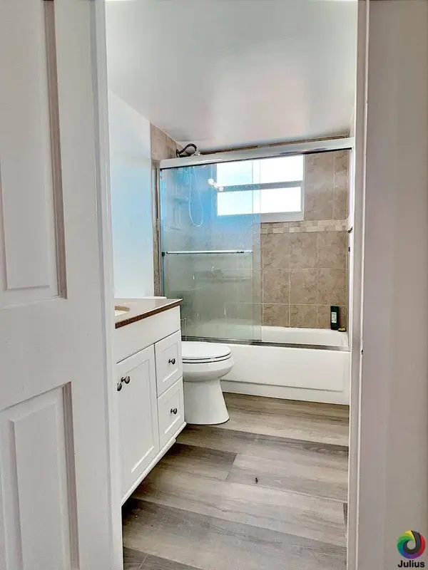 2555 NE 11th ST #809, Fort Lauderdale, FL 33304