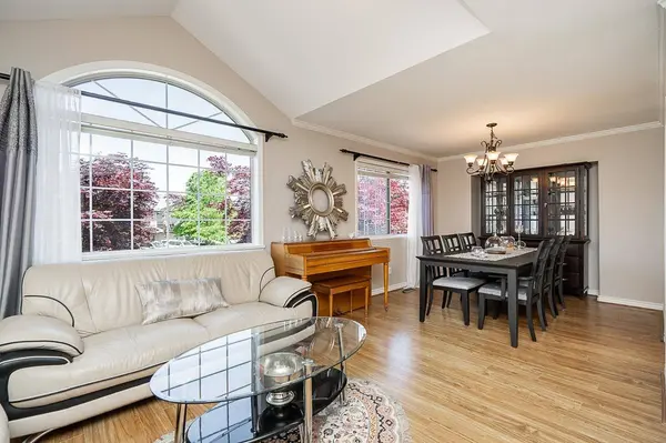 1932 Jacana AVE, Port Coquitlam, BC V3C 5Y4
