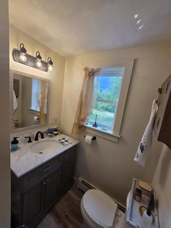 13 Bishop Farm RD, Brownfield, ME 04010