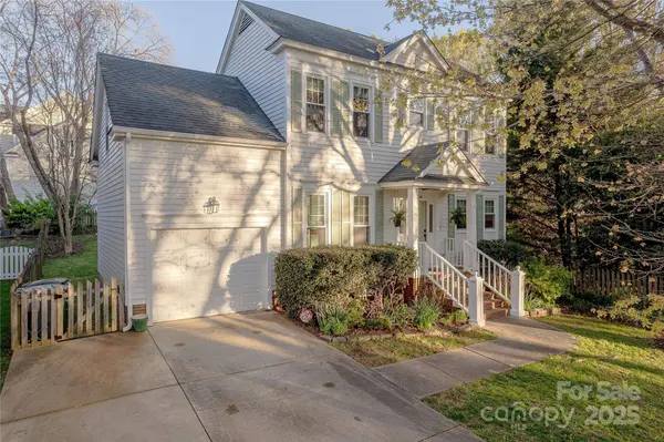 3825 Selwyn Farms LN, Charlotte, NC 28209