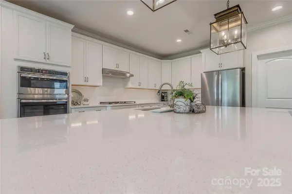 5128 Oakhaven LN, Fort Mill, SC 29708