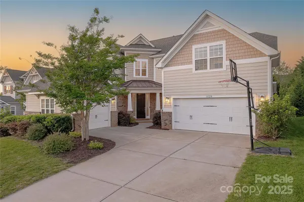 5128 Oakhaven LN, Fort Mill, SC 29708
